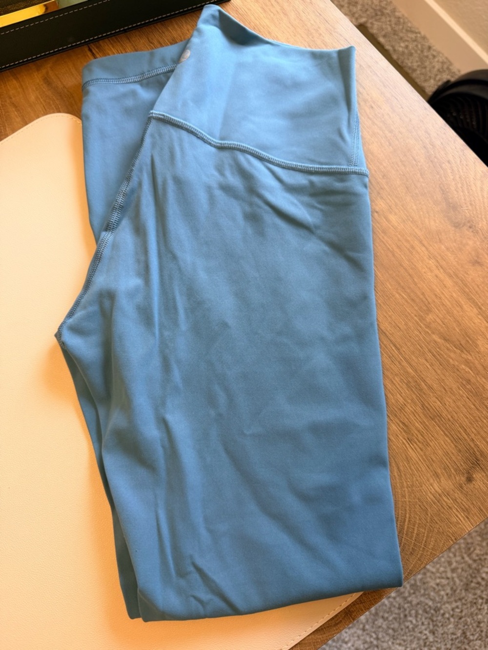 lululemon athletica Dusty Blue Leggings - original wunder under - never worn